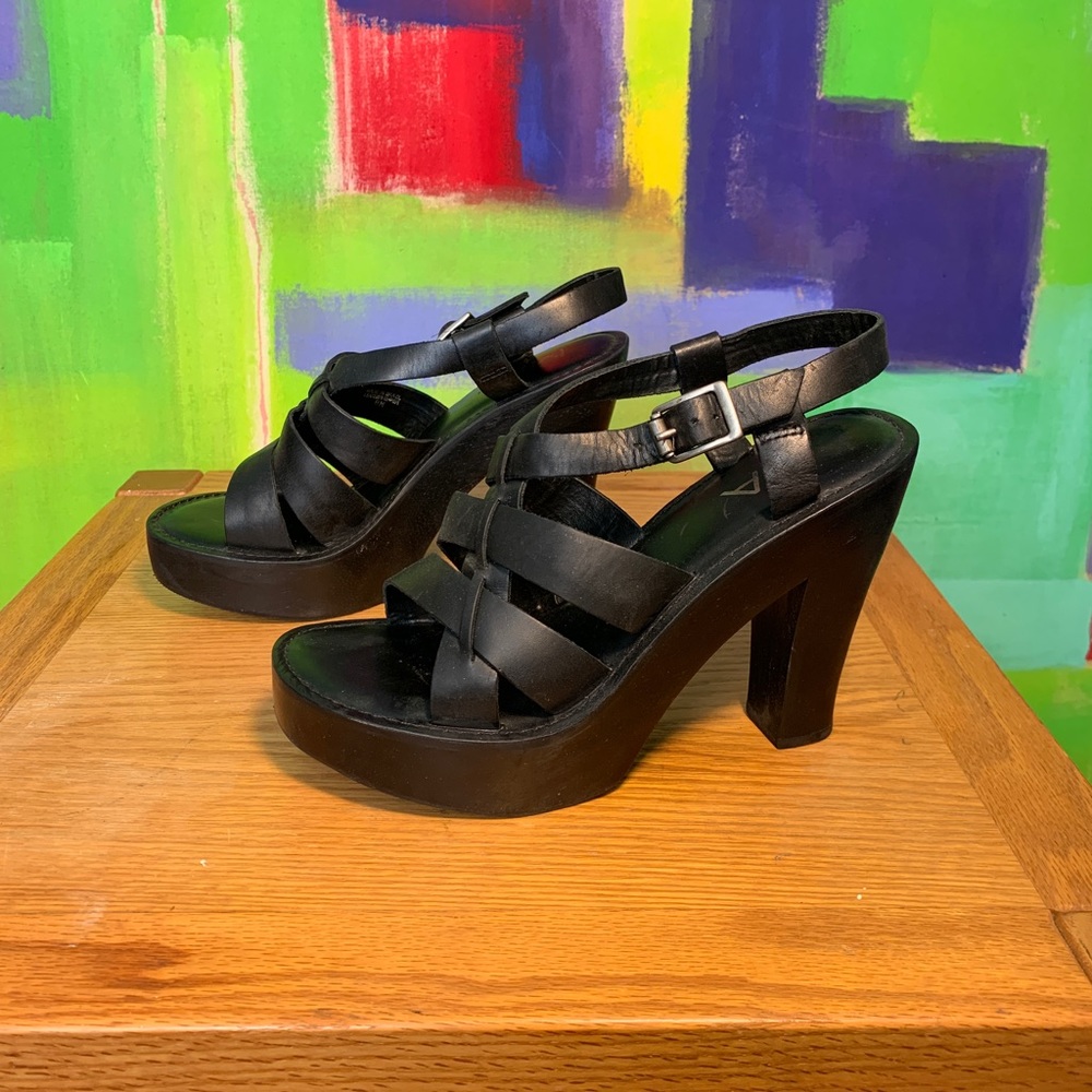 MIA Escapade Black Leather High Heel Strappy Shoe. Size 8.